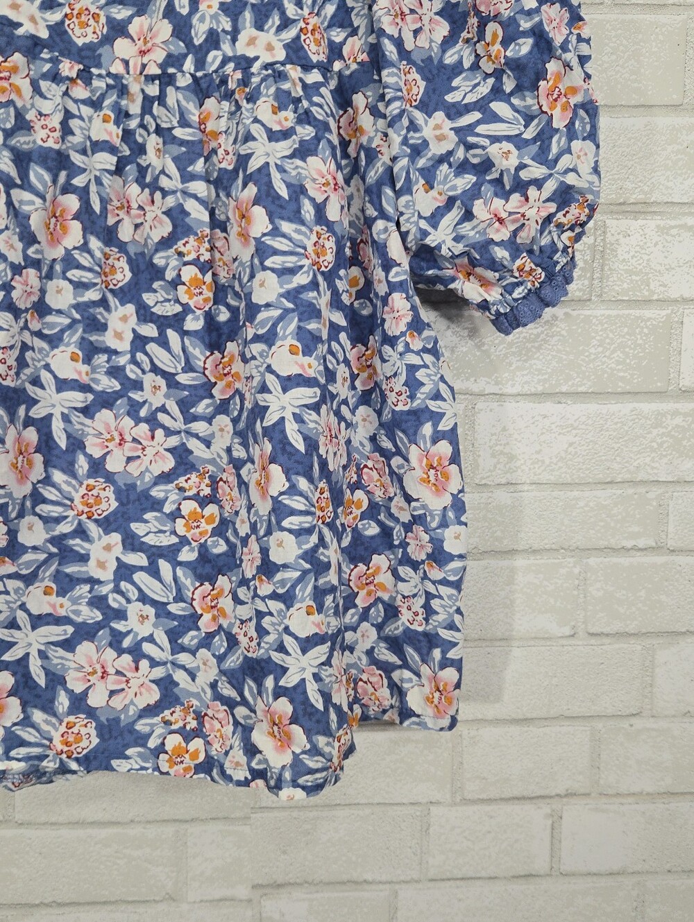 NWT Solitaire blouse with a square neckline and ruffled sleeves - Picture 13 of 13